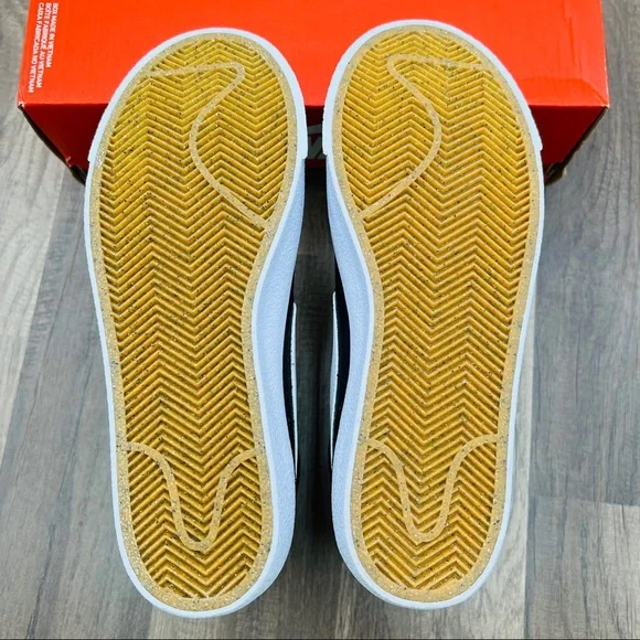 Nike Blazer Mid '77 - Picture 6 of 7